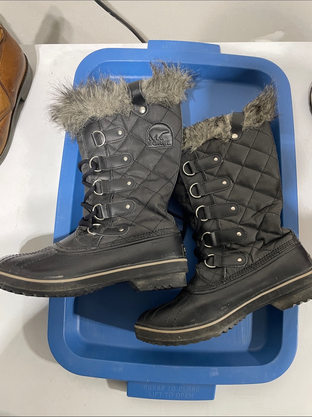 Sorel Women's Black Tofino ll (2) women’s winter boots size 9